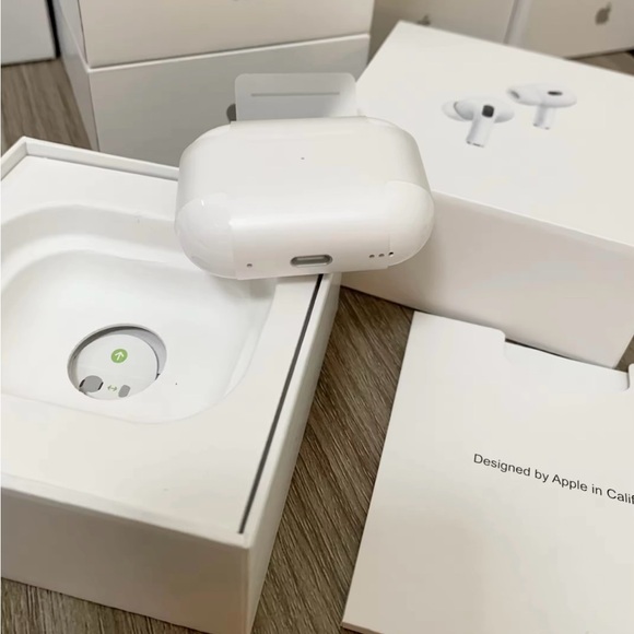 Apple AirPods Pro with MagSafe Charging Case - Picture 2 of 6